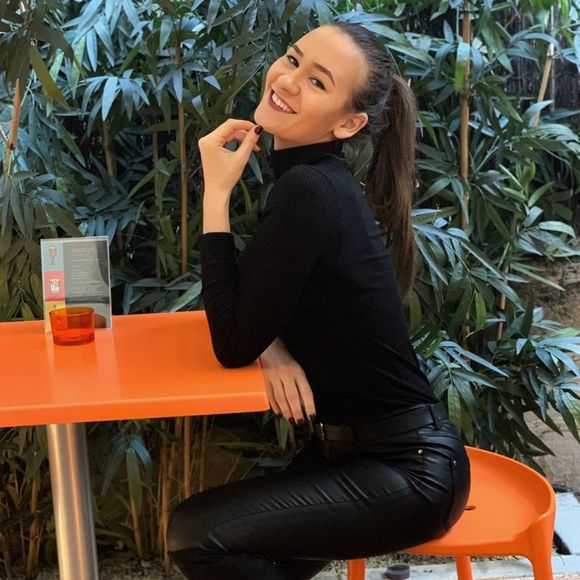 Meet your Posher, Raluca - Picture 1 of 1